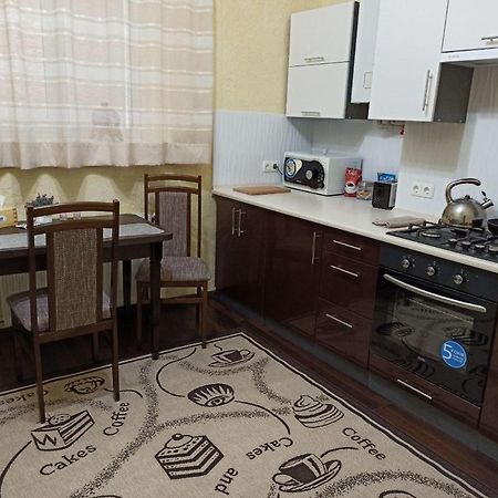 Квартира В Самом Центре Wi-Fi Appartamento Černivci Esterno foto