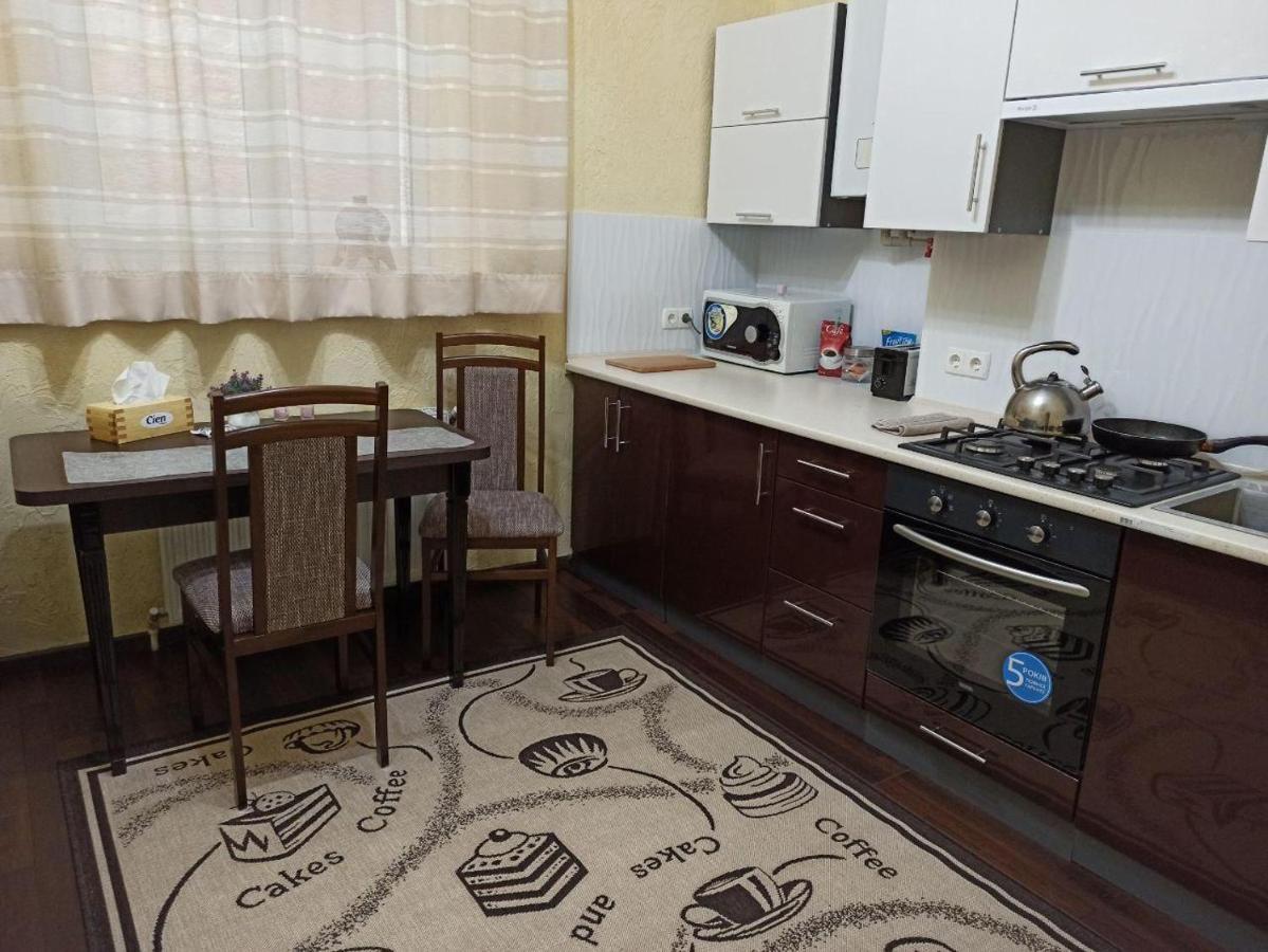 Квартира В Самом Центре Wi-Fi Appartamento Černivci Esterno foto