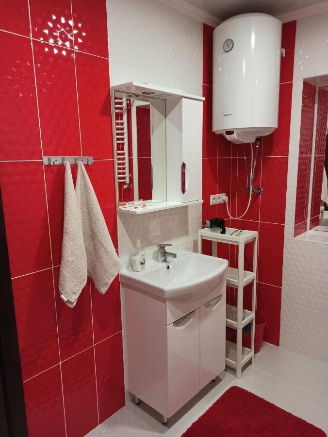 Квартира В Самом Центре Wi-Fi Appartamento Černivci Esterno foto