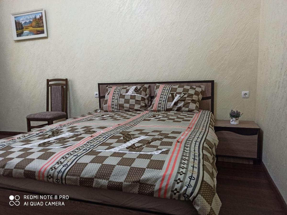 Квартира В Самом Центре Wi-Fi Appartamento Černivci Esterno foto