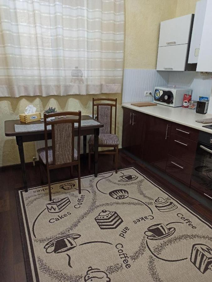 Квартира В Самом Центре Wi-Fi Appartamento Černivci Esterno foto