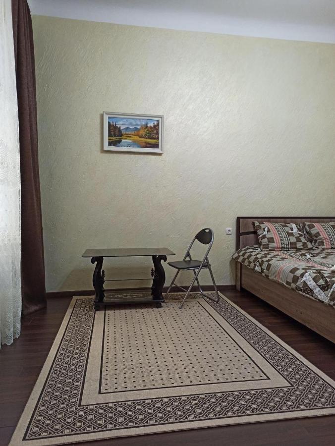 Квартира В Самом Центре Wi-Fi Appartamento Černivci Esterno foto