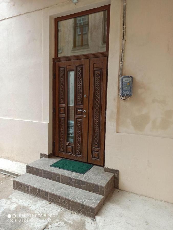 Квартира В Самом Центре Wi-Fi Appartamento Černivci Esterno foto
